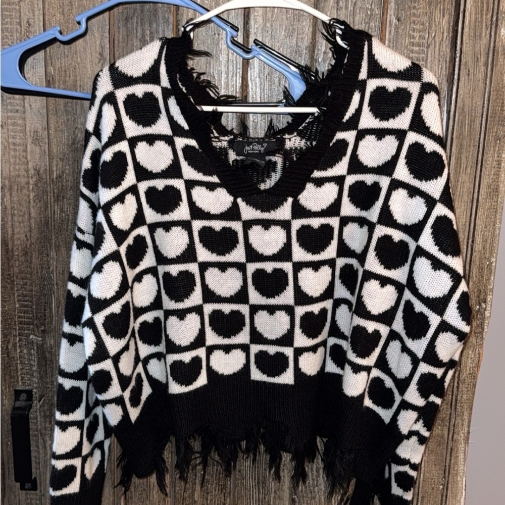Wild Fable Black and White Heart V-Neck Sweater